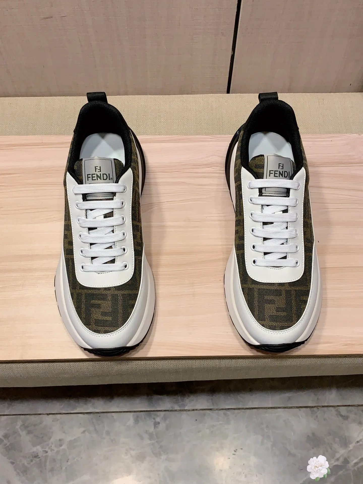 Men's men's shoes💰460💰💰🎩🎩[Lightning][Lightning] "FENDI*" The latest and most popular casual shoes, top brand [Seduce] luxury~purchase, top~quality. [Strong] The upper is made of imported breathable cowhide with material ➕ breathable sheepskin feet (•) and fine workmanship. The original stylish and stylish soft rubber wear-resistant and non-slip outsole is light and comfortable on the feet. The real thing looks better when photographed. 305: code: 38-44, 2️⃣ colors selected